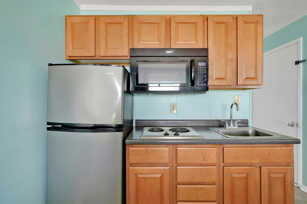 Admiral'S Quarters Motel Кюр Бийч Екстериор снимка